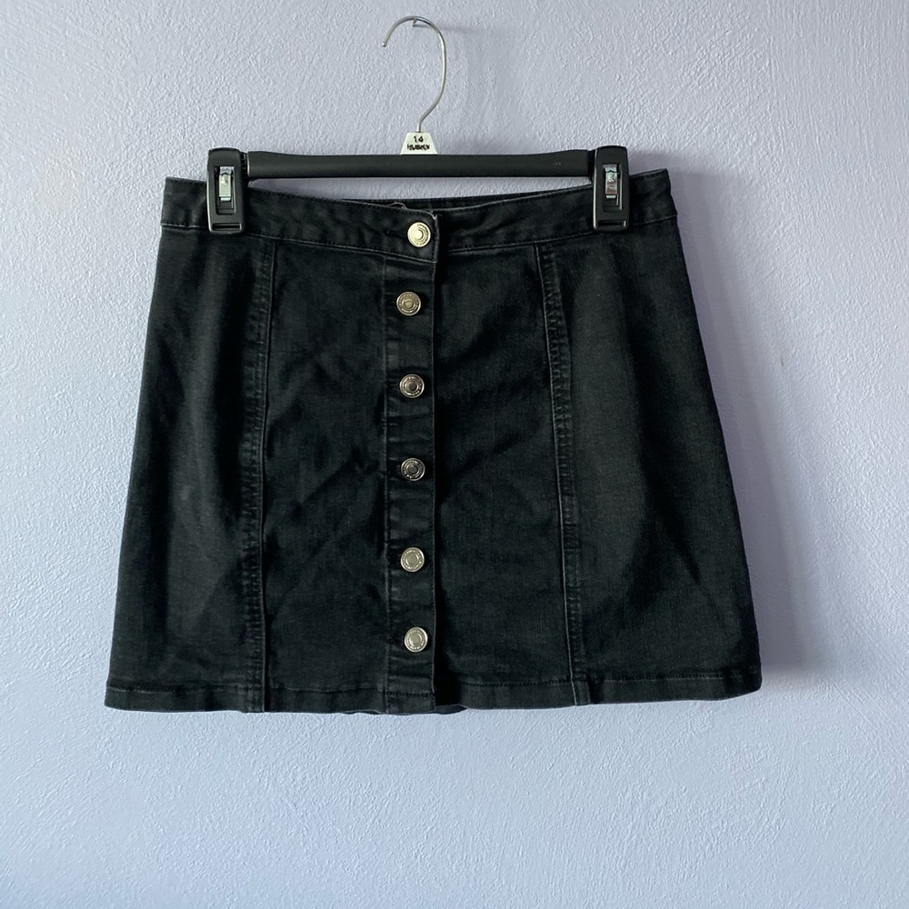 black skirt